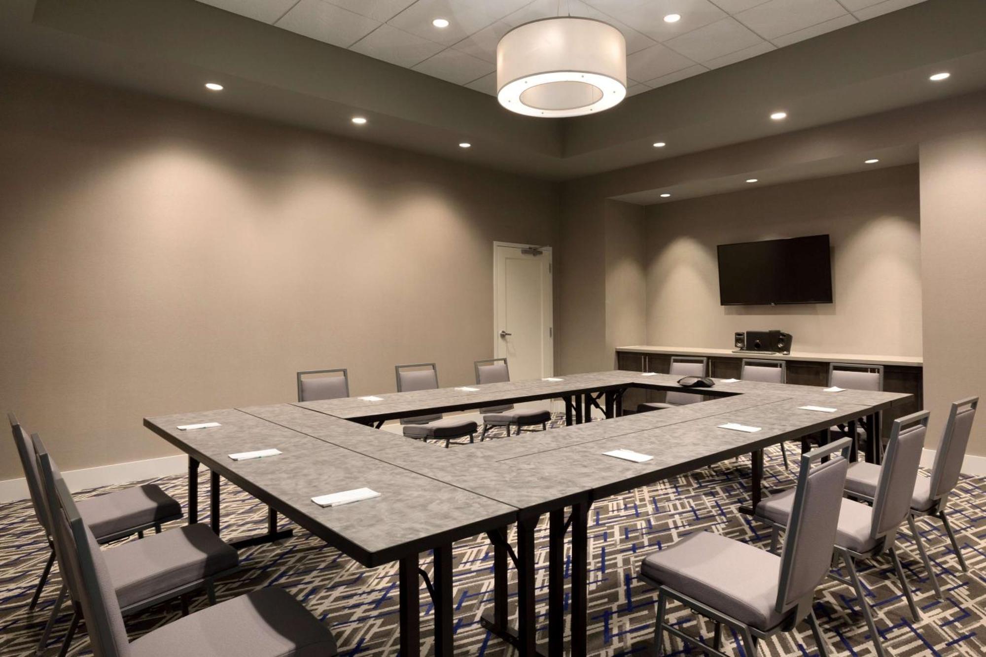 Embassy Suites By Hilton Kansas City אוליית מראה חיצוני תמונה