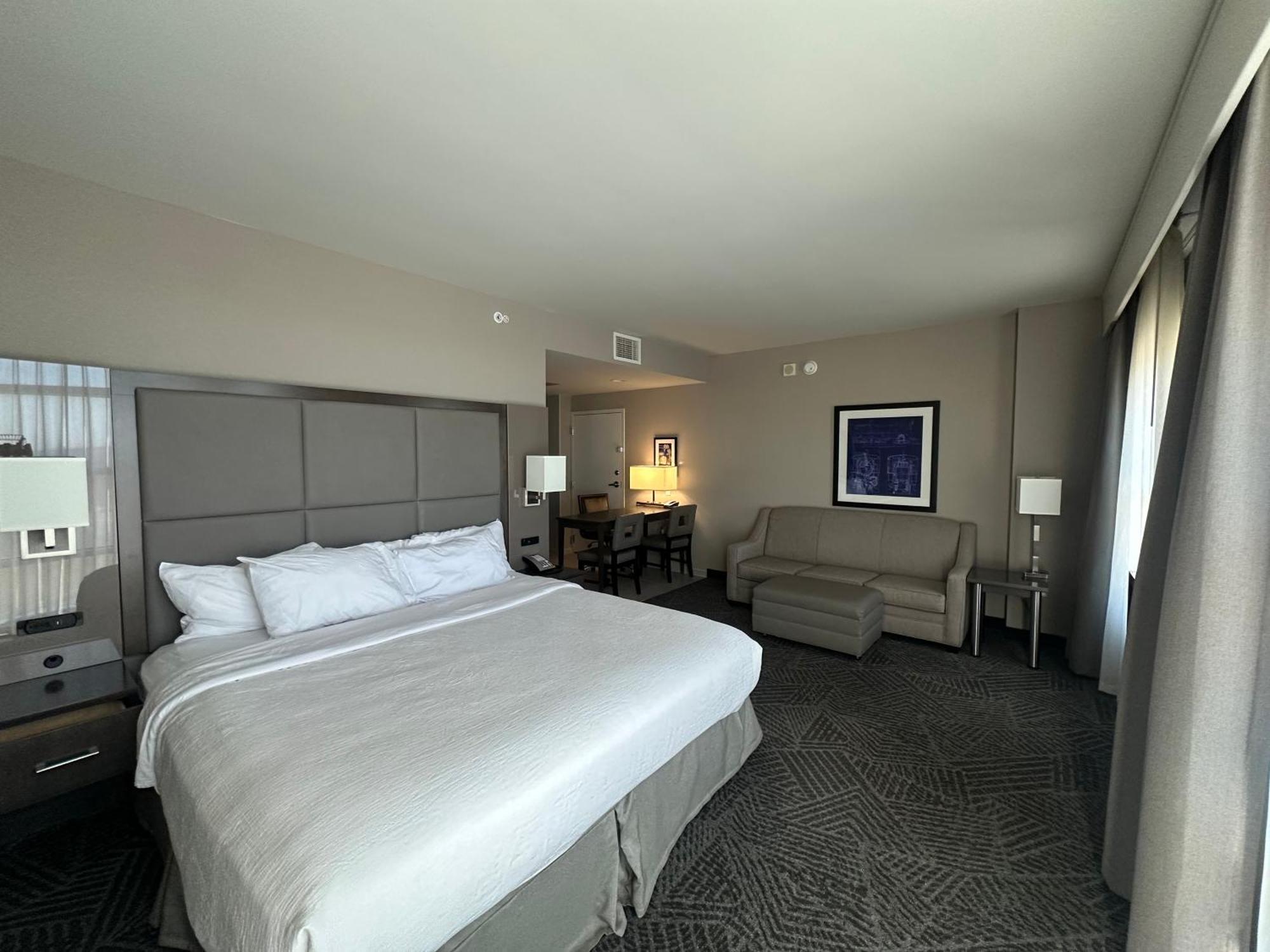 Embassy Suites By Hilton Kansas City אוליית מראה חיצוני תמונה