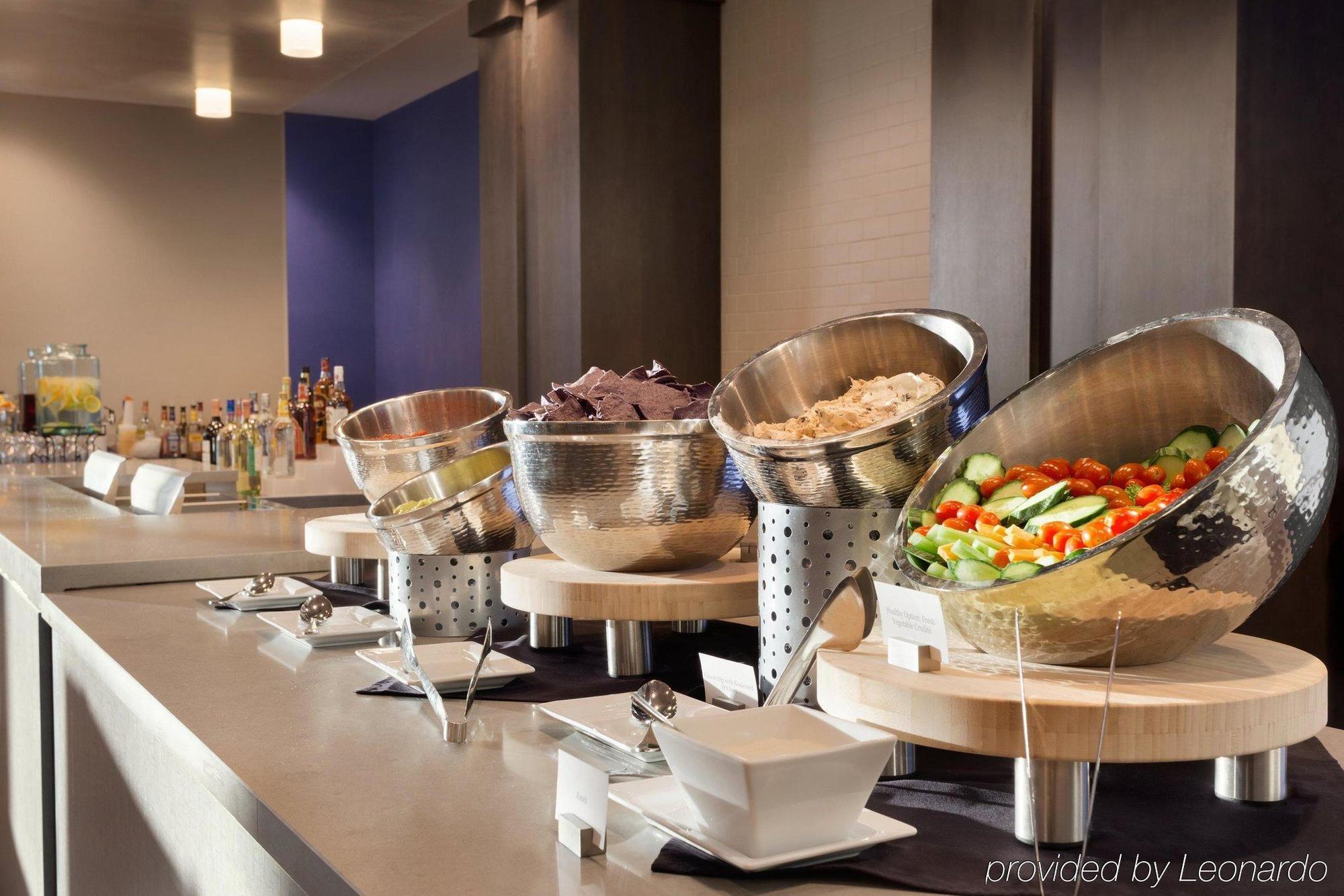 Embassy Suites By Hilton Kansas City אוליית מראה חיצוני תמונה